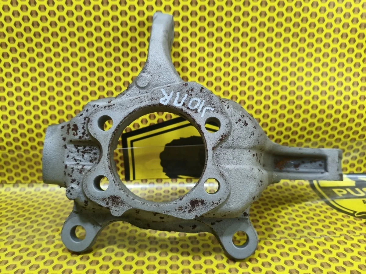 Кулак поворотный Nissan Qashqai 2011 40014JD000 J10 MR20DE, передний правый