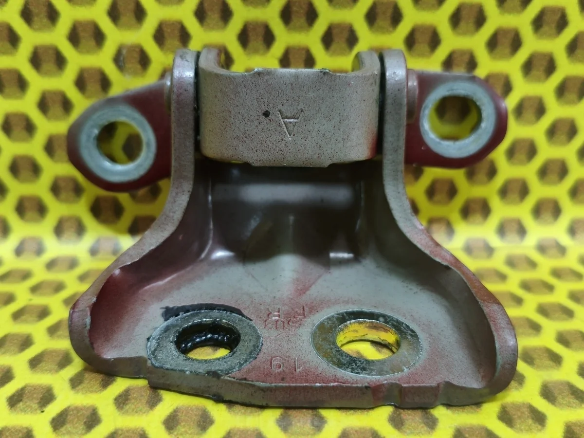 Петля двери передняя нижняя Nissan Qashqai 2011 80420BU030 J10 MR20DE, правая