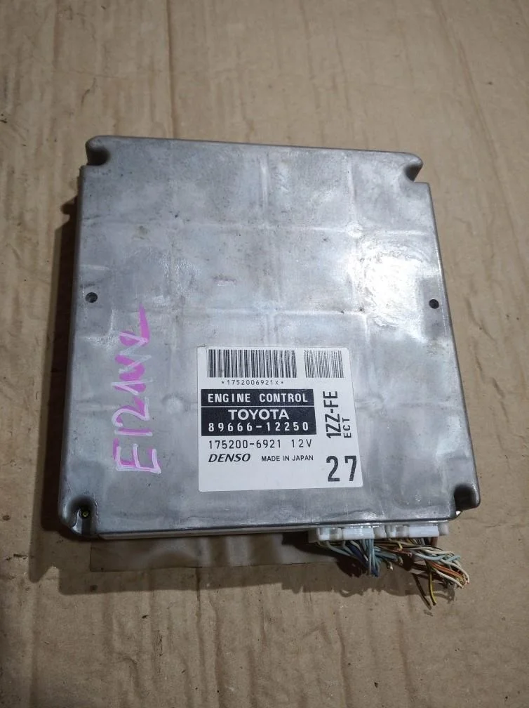 Б.у. блок управления двигателем TOYOTA COROLLA E120 TOYOTA COROLLA E120