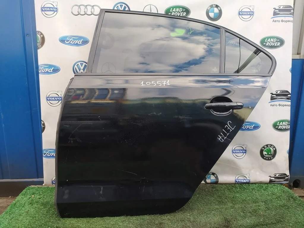 Дверь задняя левая VW Jetta 6 2011-2018 5C6833055E