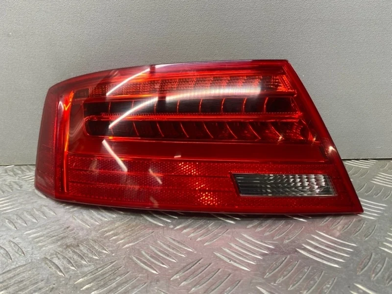 Фонарь Audi A5 8T