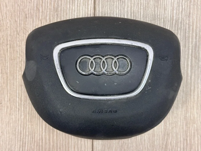 Кожух подушки безопасности водителя Audi A6 2011 - 2018 4G