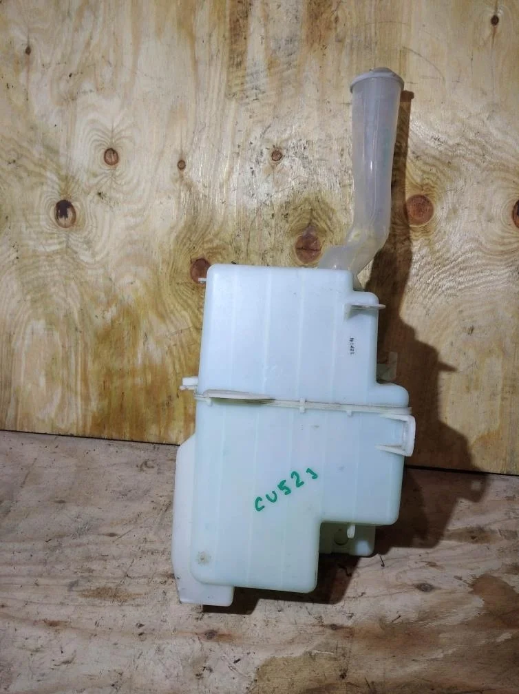 Б.у. бачок омывателя MITSUBISHI AIRTREK CU5W MITSUBISHI AIRTREK CU5W