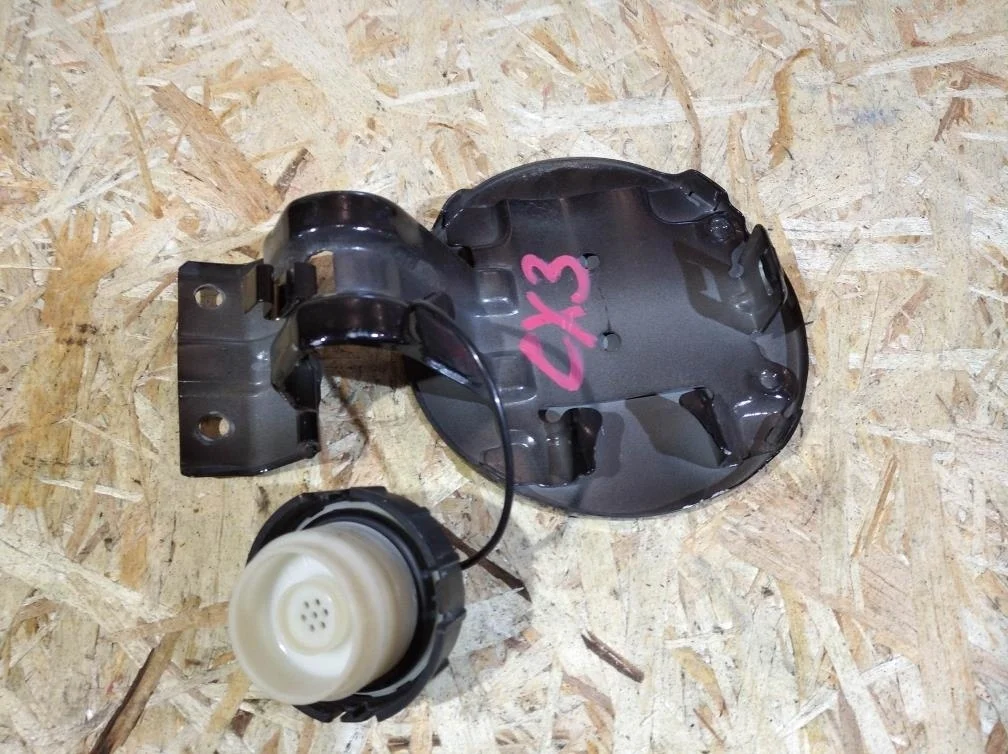 Б.у. лючок бензобака MITSUBISHI LANCER CX3A MITSUBISHI LANCER CX3A