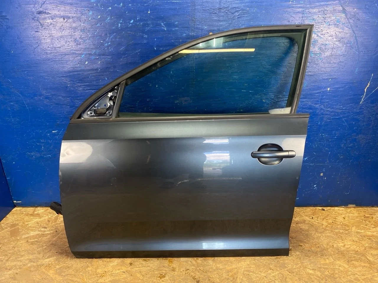 Дверь Skoda Rapid 2012-2020 5JA831051B, передняя левая