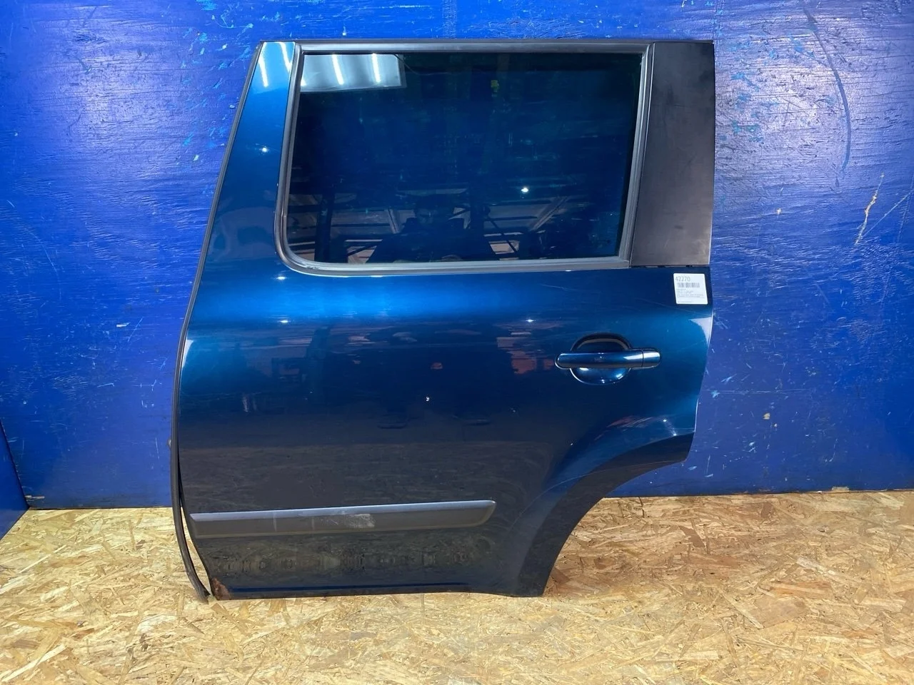 Дверь Skoda Yeti 5L 2009-2018 5L0833051, задняя левая