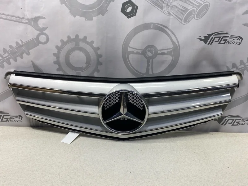 Решетка радиатора Mercedes-benz 2010 W204