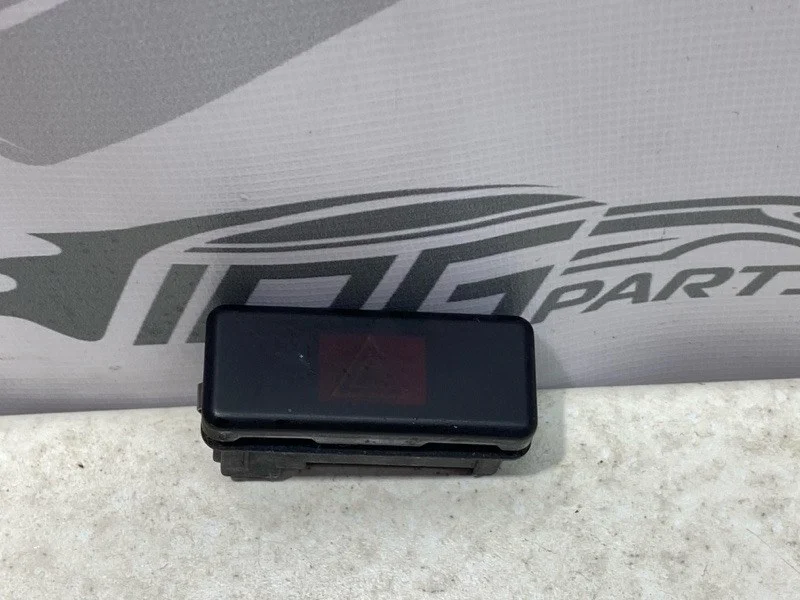 Кнопка аварийной сигнализации BMW 5 2002 E39