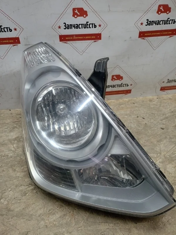 Фара правая Hyundai H1 Grand Starex 2007-2017 921024H010