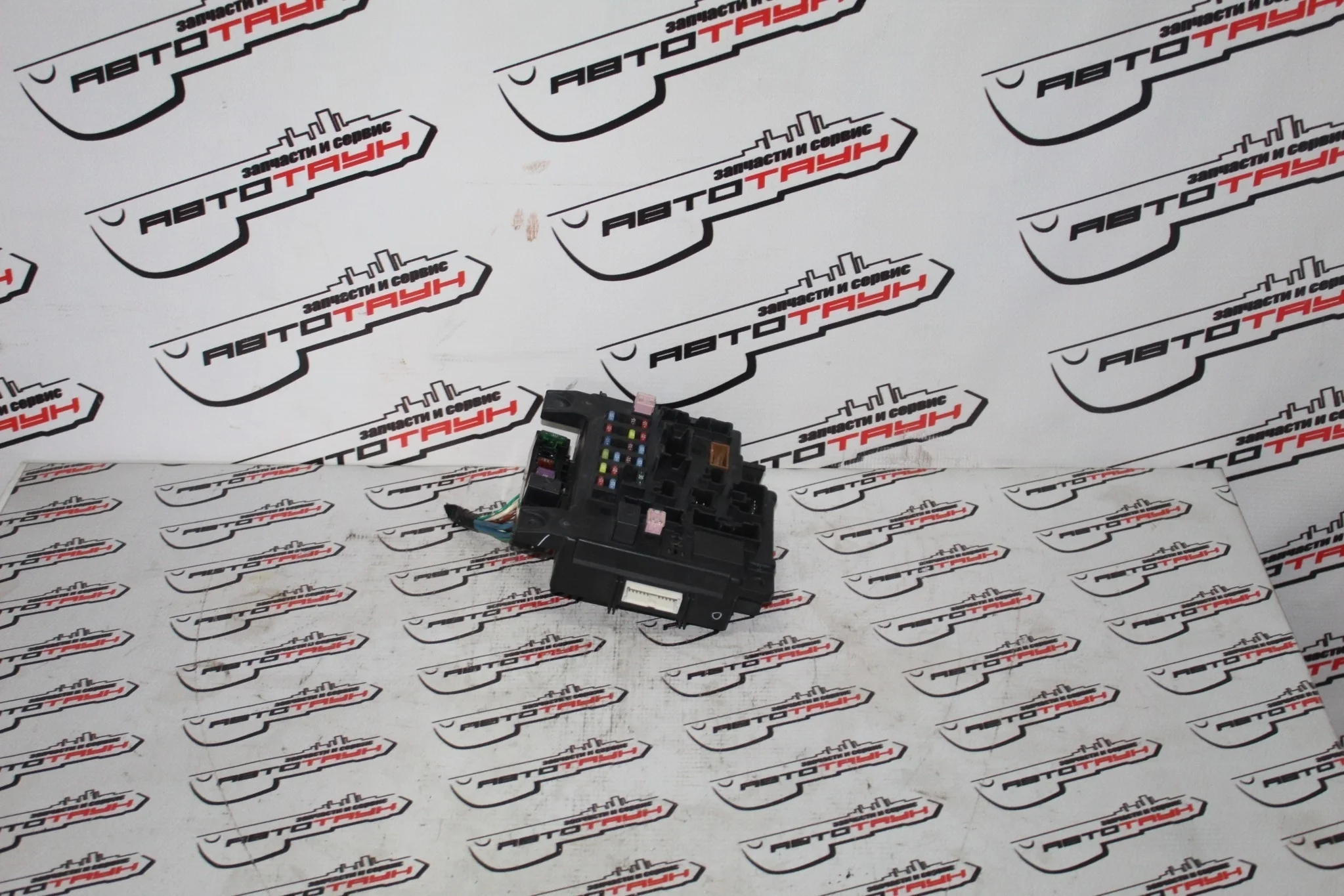 БЛОК ПРЕДОХРАНИТЕЛЕЙ MITSUBISHI GALANT FORTIS LANCER LANCER EVOLUTION OUTLANDER CW4W... CY1A CY2A CY3A CY4A CY5A CY6A CY8A CY9A CZ4A САЛОН 8637A313