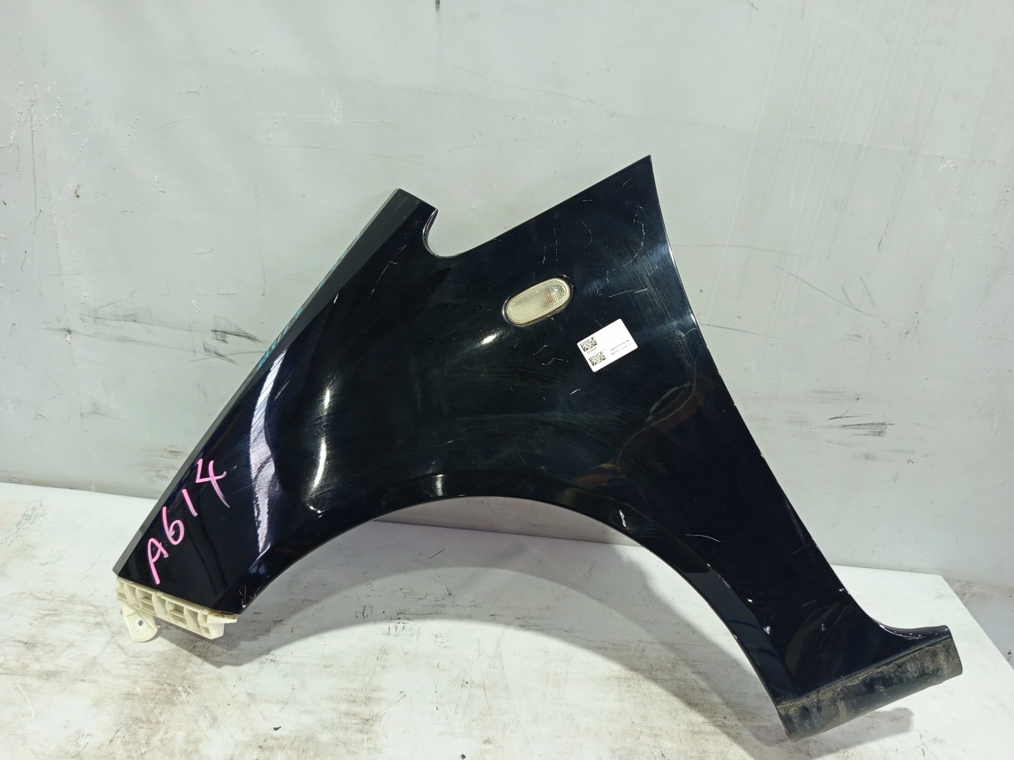КРЫЛО MITSUBISHI COLT COLT PLUS Z21A Z21W Z22A Z22W Z23A Z23W Z24A Z24W Z25A Z26A Z27A Z27AG Z27W Z27WG Z28A MN133355 ПЕРЕДНЕЕ ЛЕВОЕ черный, X08 NA8167
