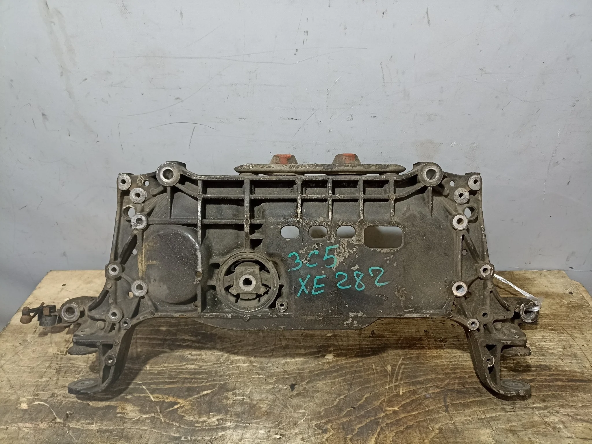БАЛКА Двигатель ПОДРАМНИК AUDI VOLKSWAGEN PASSAT PASSAT CC TIGUAN 358 3C2 3C5 5N1 5N2 B6 ПЕРЕДНЯЯ АЛЮМИНИЕВАЯ 4WD 3C0199313AQ XE282