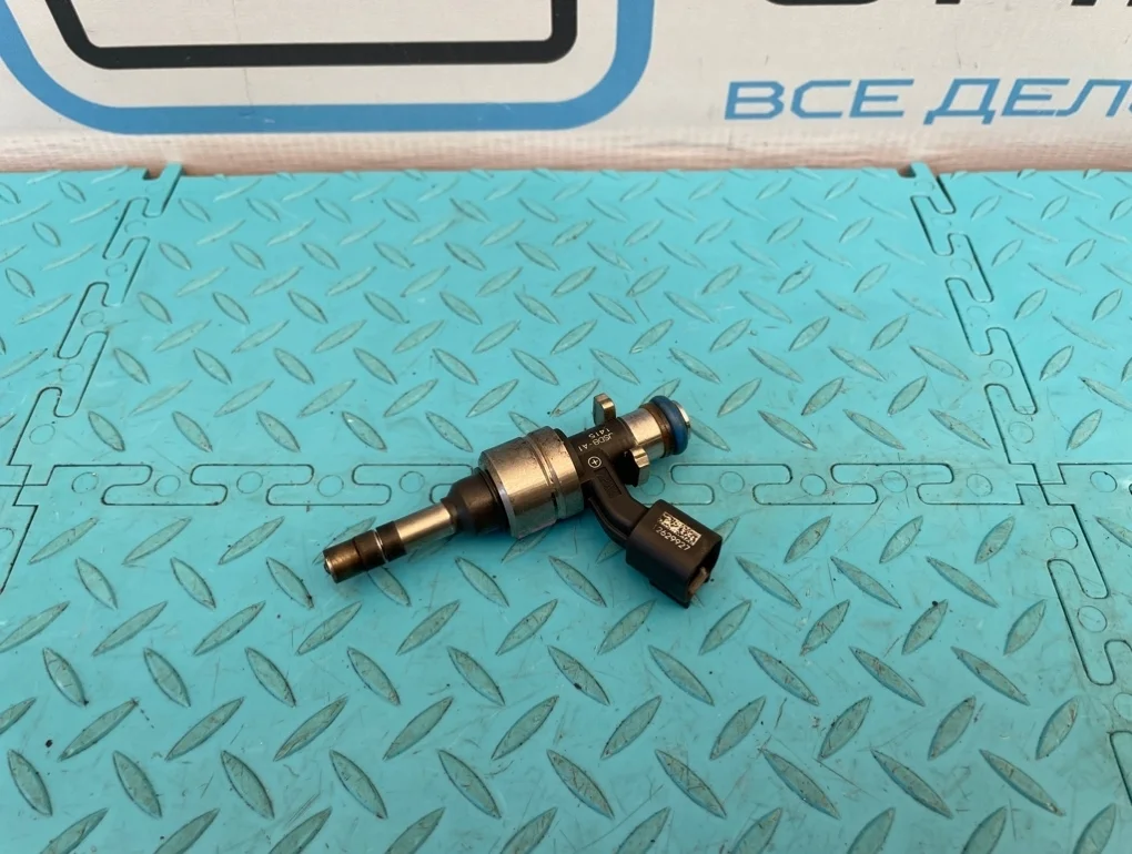 Форсунка топливная Cadillac Srx Ii 2011 12629927 GMT267 LF1 3.0