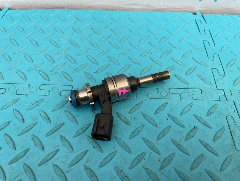 Форсунка топливная Cadillac Srx Ii 2011 12629927 GMT267 LF1 3.0