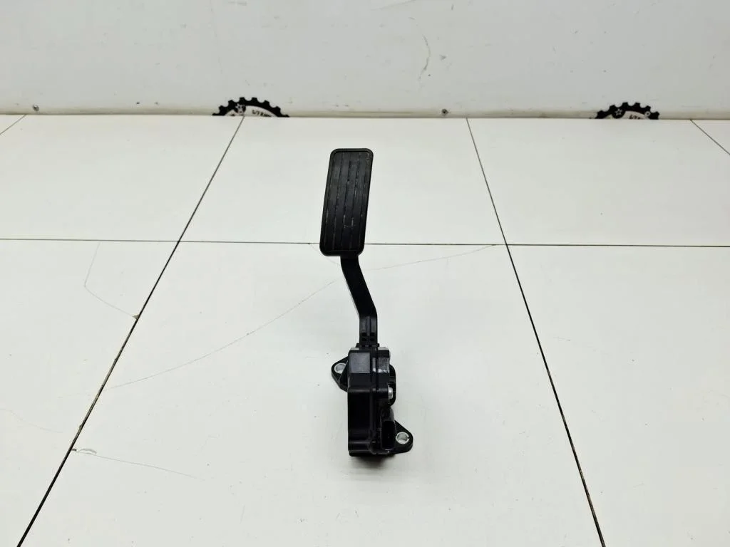 Педаль газа Subaru Impreza G12, GE, GH