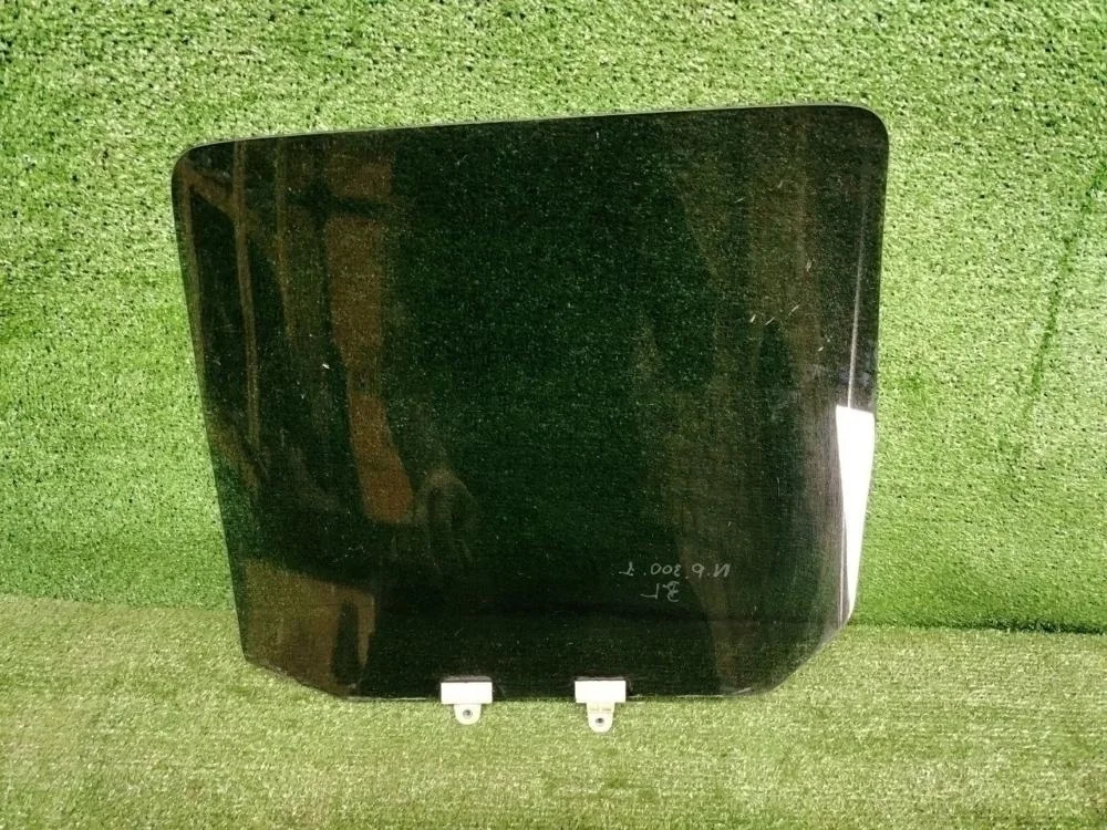 Стекло двери Nissan Np300 2011 823012S71A DC YD25, заднее левое