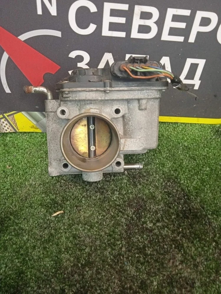 Дроссельная заслонкa Mazda 3 2007 Z67713640 BK Z6