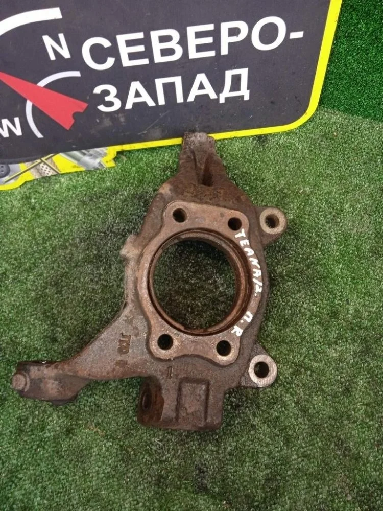 Кулак поворотный Nissan Teana 2011 40014JN00A J32 QR25DE, передний правый