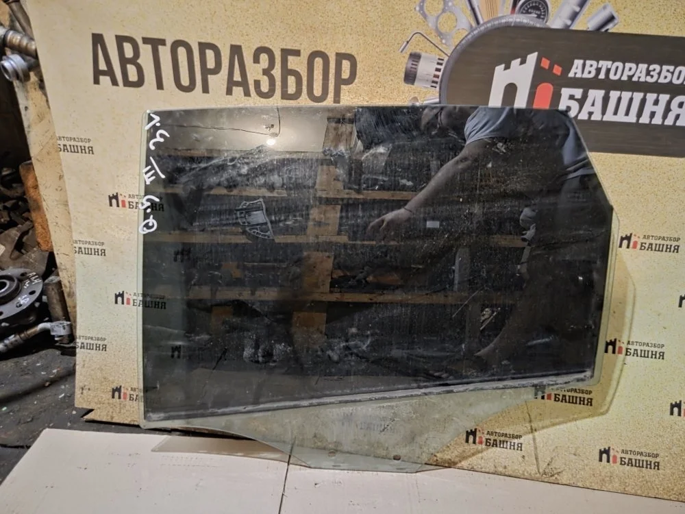 Стекло двери Audi Q5 8R0845205F, заднее левое