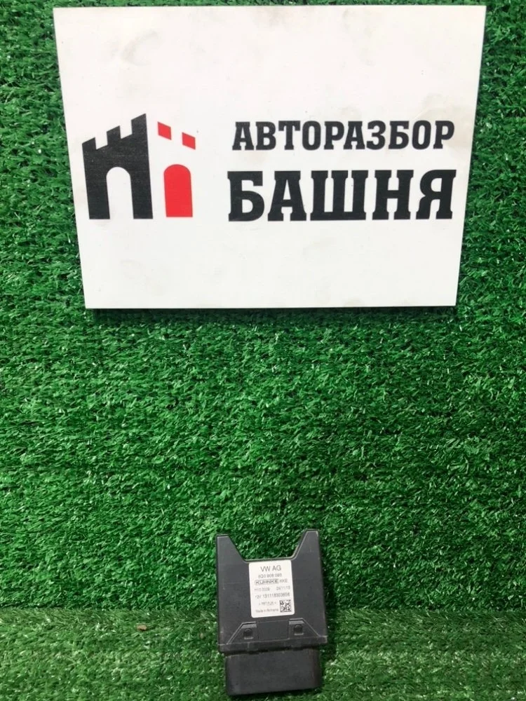 Блок управления топливным насосом Skoda Octavia 2013 5Q0906093 A7 CJZA
