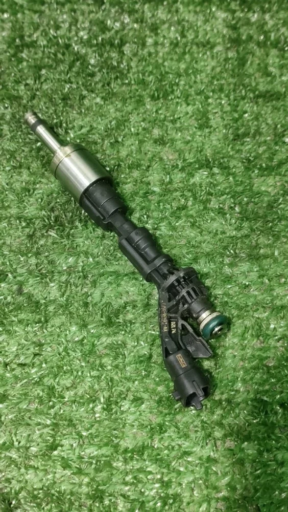 Форсунка топливная Ford Kuga 2015 2138264 JQMB