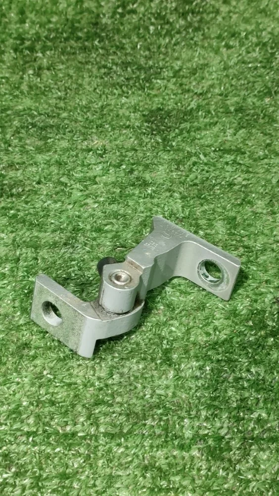 Петля двери Volkswagen Tiguan 2019 8X0831403B CZDA, передняя левая