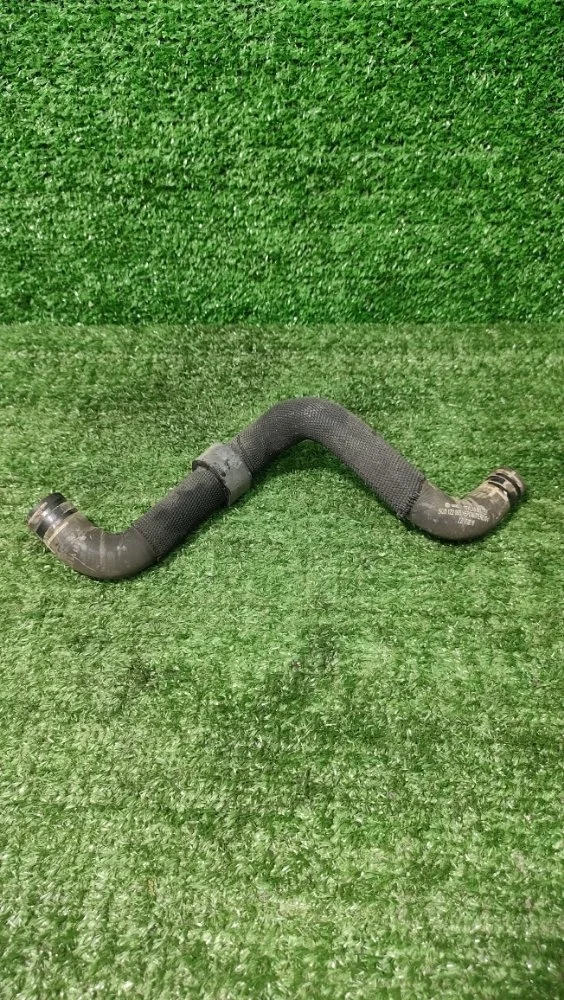 Патрубок системы охлаждения Volkswagen Tiguan 2019 5Q0122063 2 CZDA