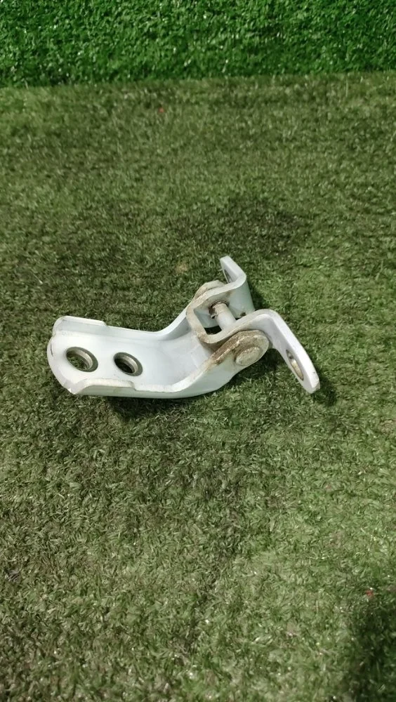Петля двери Toyota Camry 2012 6872012151 50 2ARFE, передняя левая