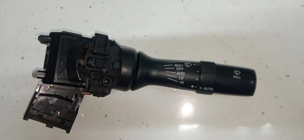 Б.у. переключатель стеклоочистителей TOYOTA CAMRY V40 GSV40 TOYOTA CAMRY V40 GSV40