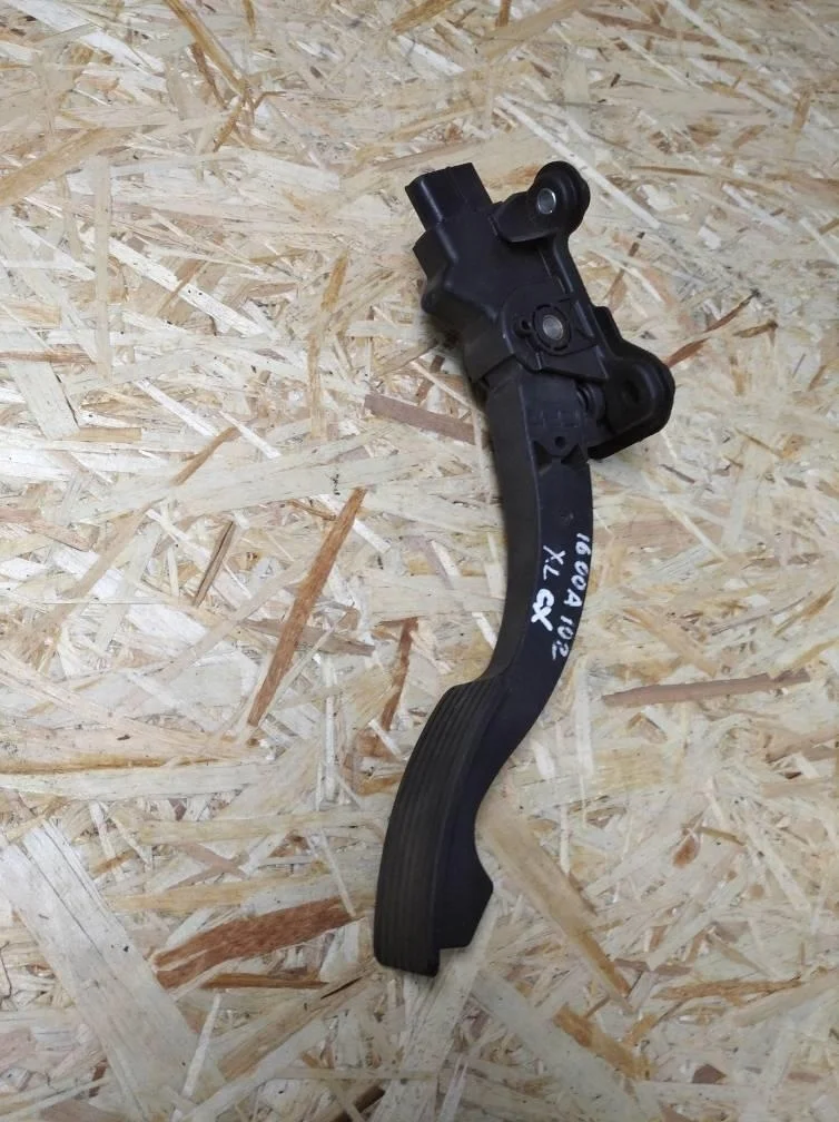 Б.у. педаль газа MITSUBISHI OUTLANDER XL CW5W MITSUBISHI OUTLANDER XL CW5W