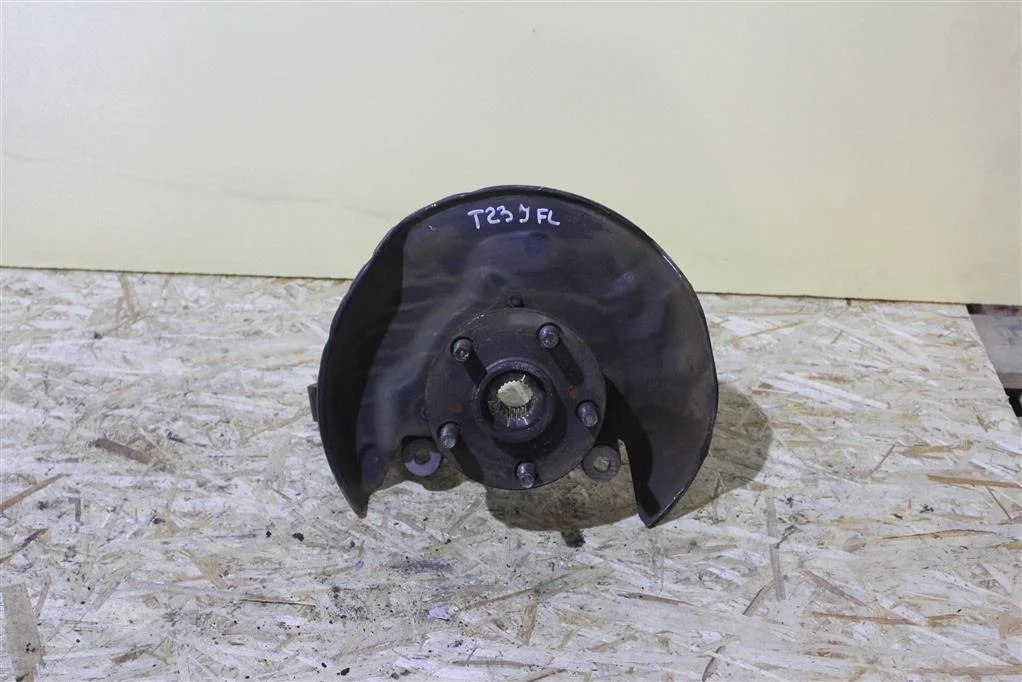 Б.у. кулак поворотный TOYOTA CELICA ZZT230 TOYOTA CELICA ZZT230