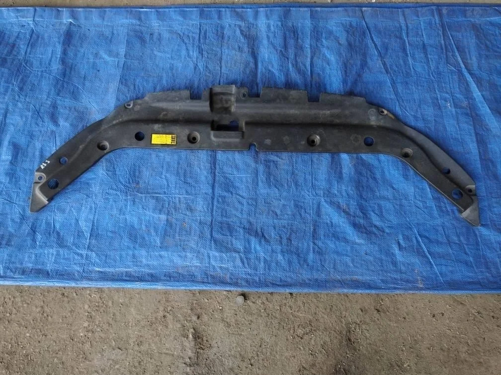 Б.у. накладка на панель радиатора TOYOTA RAV4 ACA30 TOYOTA RAV4 ACA30