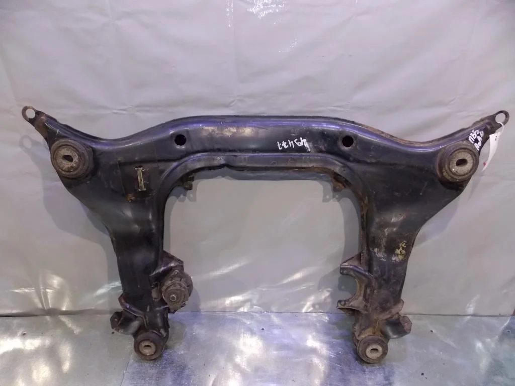 Балка подмоторная VW Passat (B5+) 2000-2005  [4B0399313DK]  в Вологде