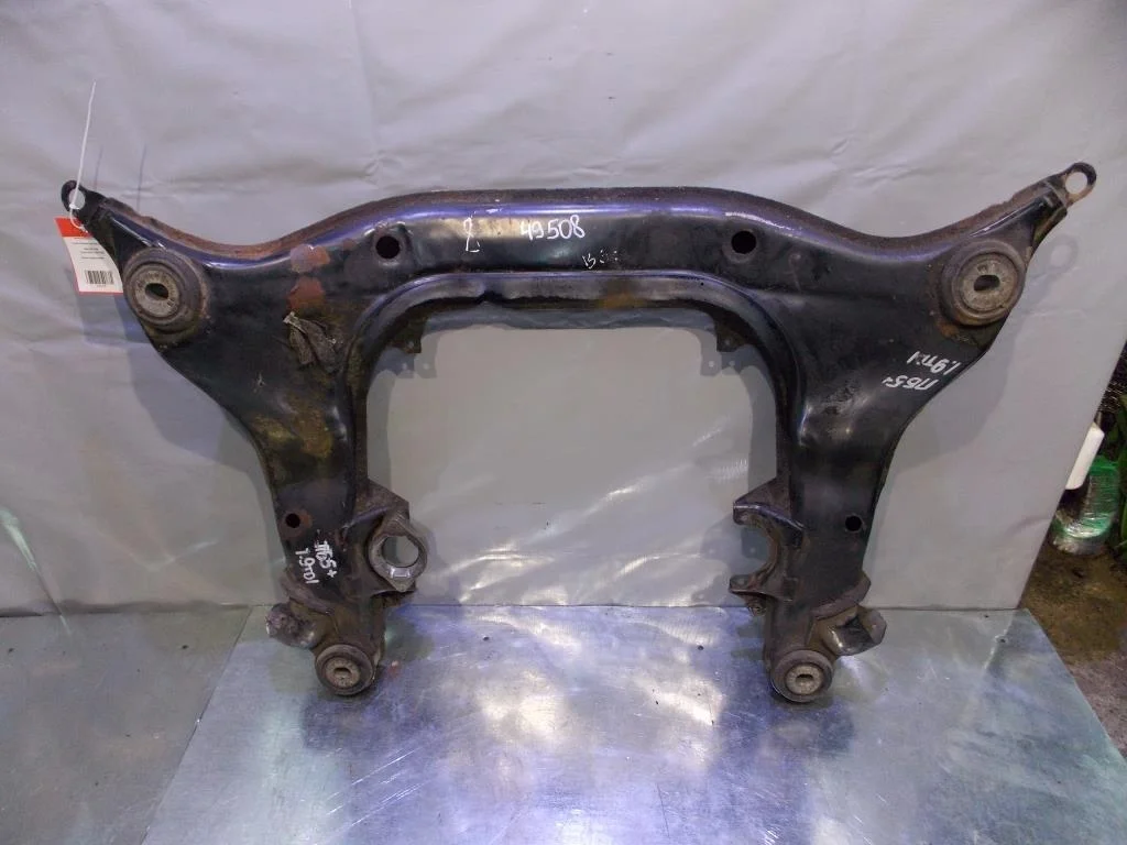 Балка подмоторная VW Passat (B5+) 2000-2005  [4B0399313DK]  в Вологде