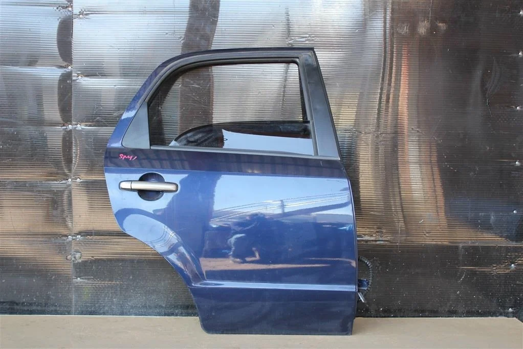 Б.у. дверь SUZUKI SX4 YA11S SUZUKI SX4 YA11S