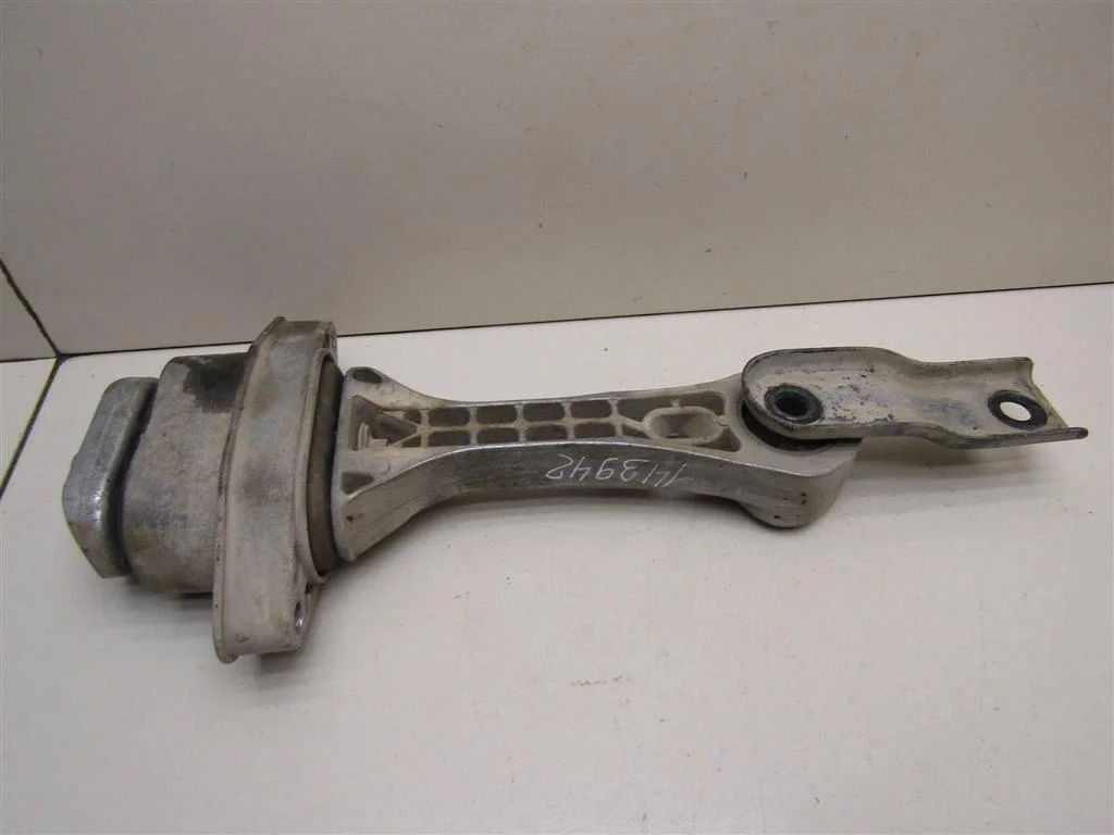 Кронштейн КПП Skoda Octavia (A4 1U-) 2000-2011  [1J0199851M]  1.4 BCA в Вологде