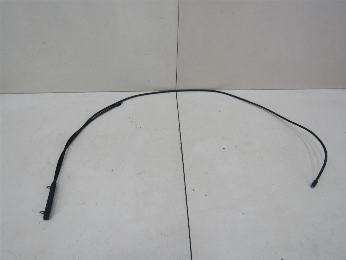 Трос открывания капота BMW X1 E84 2009-2015  [51237184432]  2.0 N46B20BD в Вологде