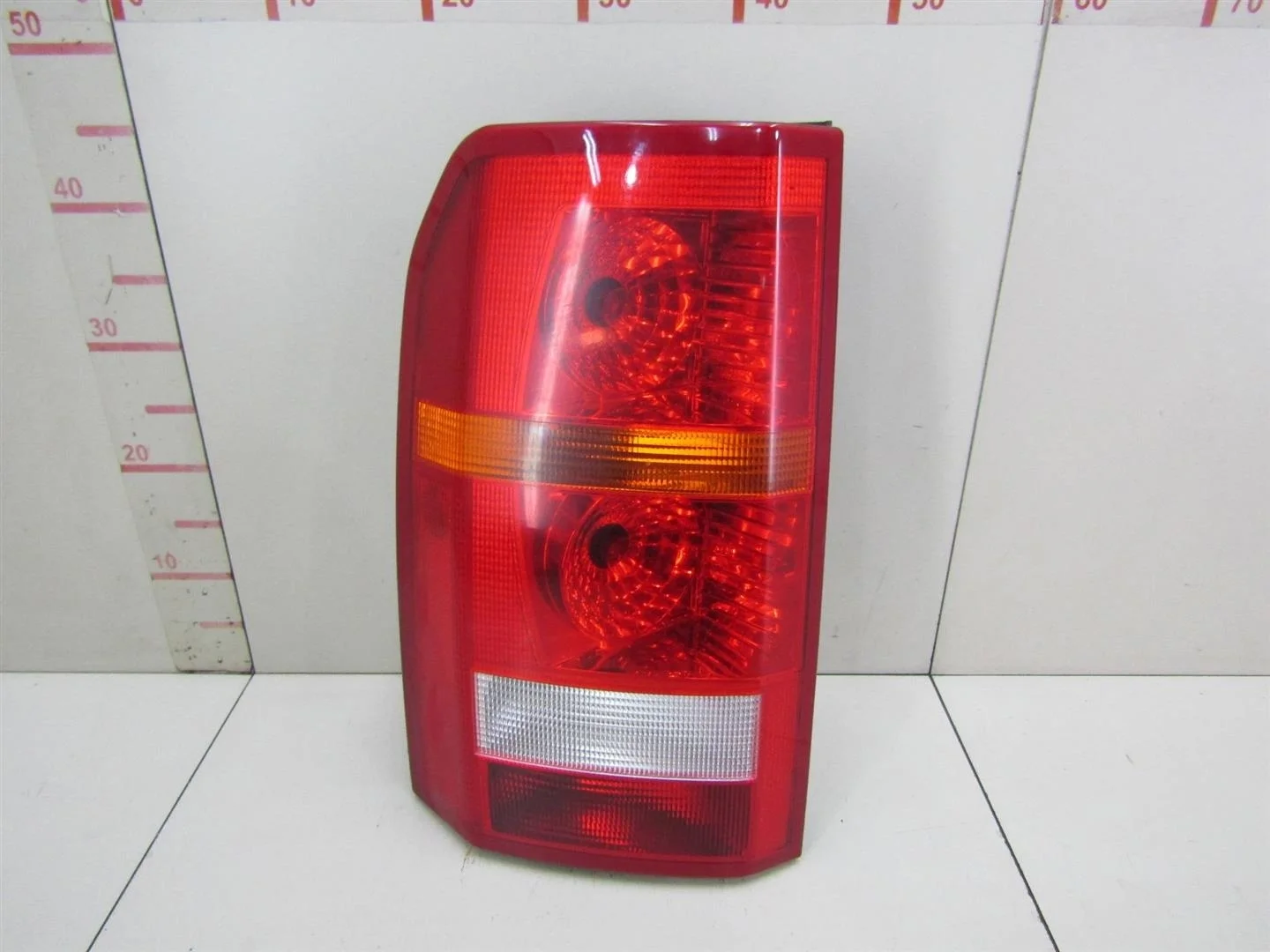 Фонарь задний левый Land Rover Discovery III 2004-2009  [XFB000573]  2.7 в Вологде
