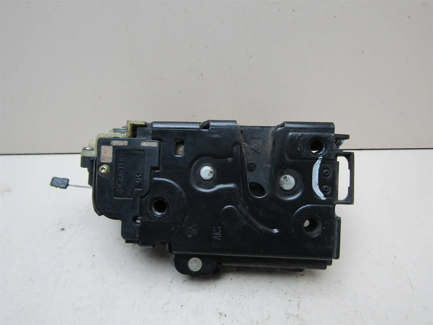 Замок двери передней левой VW Transporter T5 2003-2015  [3B1837015AM]  в Вологде