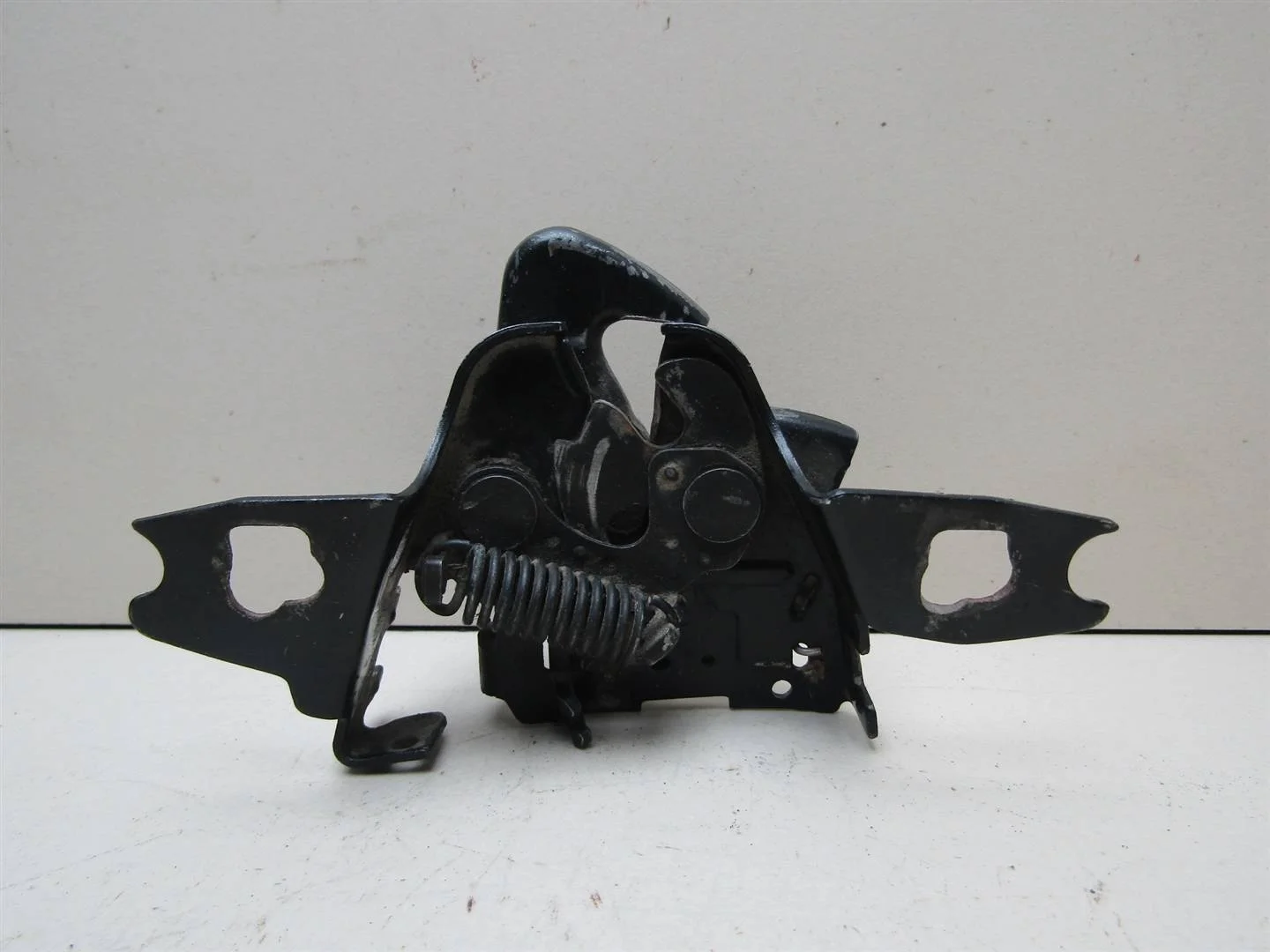 Замок капота Skoda Octavia 1997-2000  [1U0823509H]  1.9 AGR в Вологде