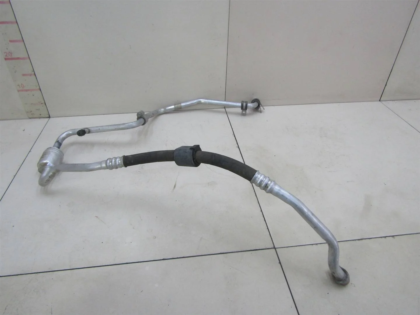 Трубка кондиционера Renault Logan 2005-2014  [924809007R]  1.6 K7M710 в Вологде