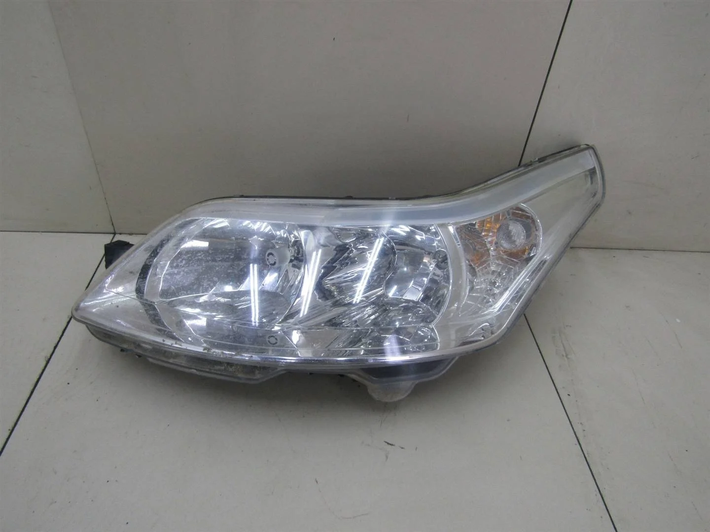 Фара левая Citroen C4 2005-2011  [6208L4]  1.6 5FW в Вологде
