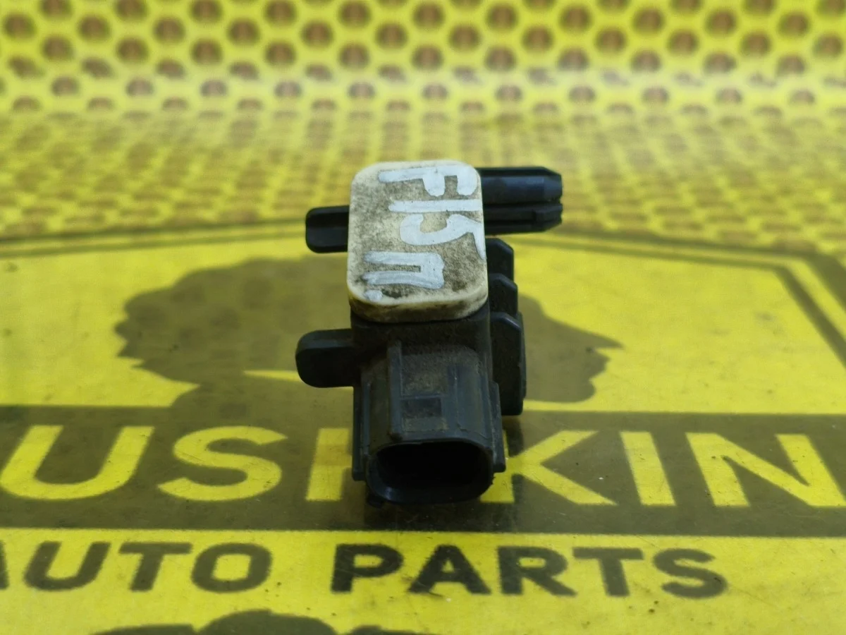 Датчик удара AIRBAG SRS Nissan Juke 2011 K85811KL0A F15 MR16DDT