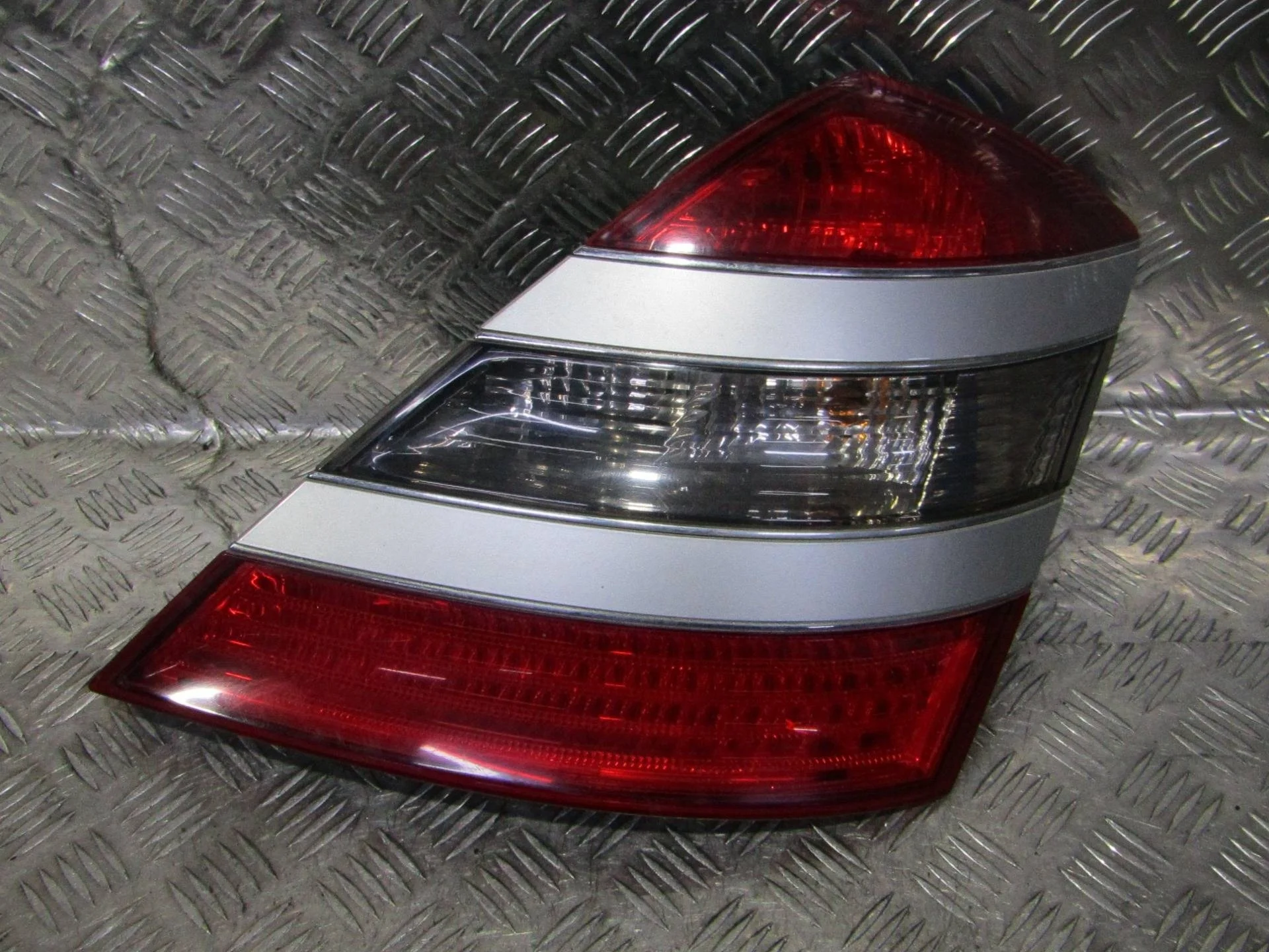 фонарь задний правый Mercedes-Benz S W221