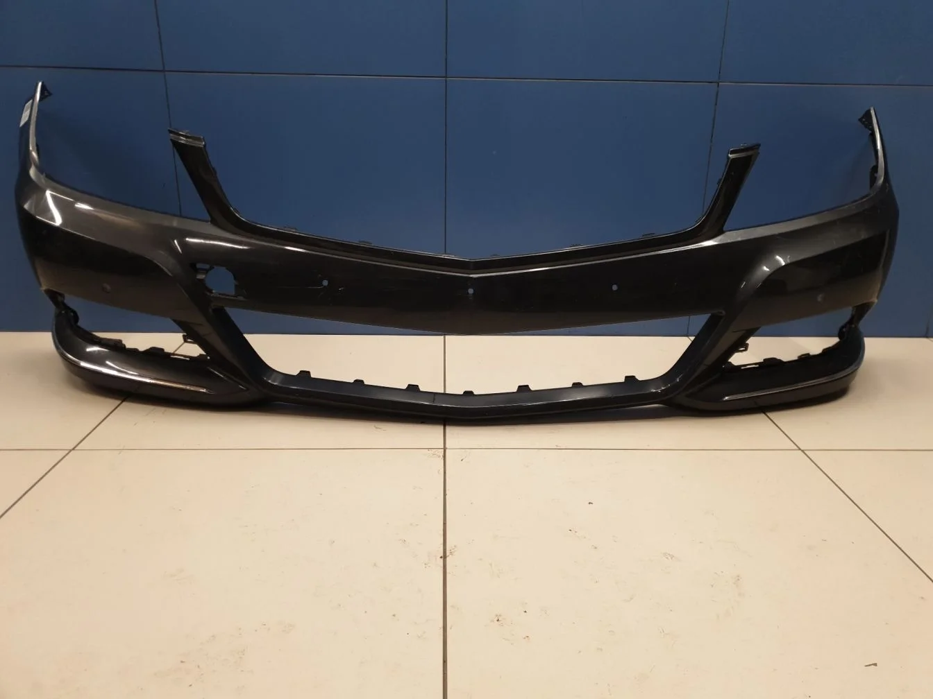 Бампер передний для Mercedes C-klasse W204 2007-2015