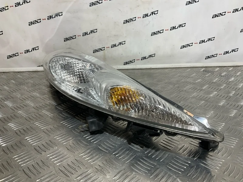 Фара Nissan Juke 2011 261201KL0B 1.6, правая