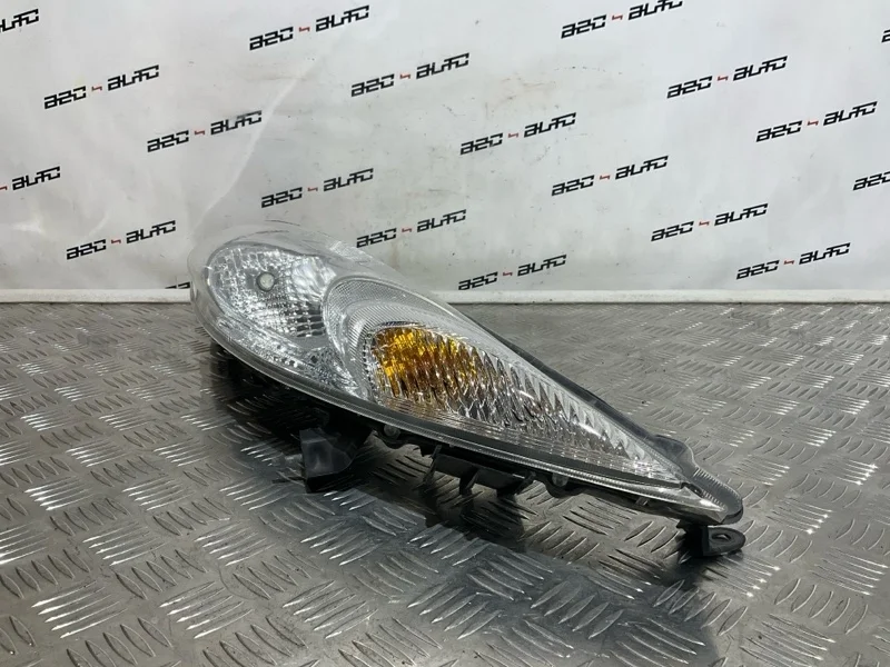 Фара Nissan Juke 2012 261201KL0B 1.6, правая