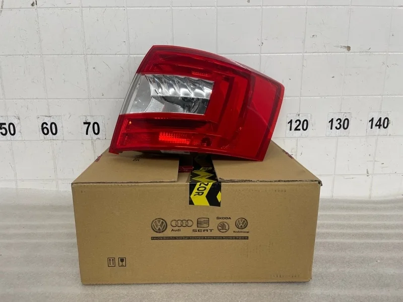 ФОНАРЬ Skoda Octavia 2013 2014 2015 2016 2017 2018 2019 2020 2021 2022 2023 5E9945096 A7, задний правый