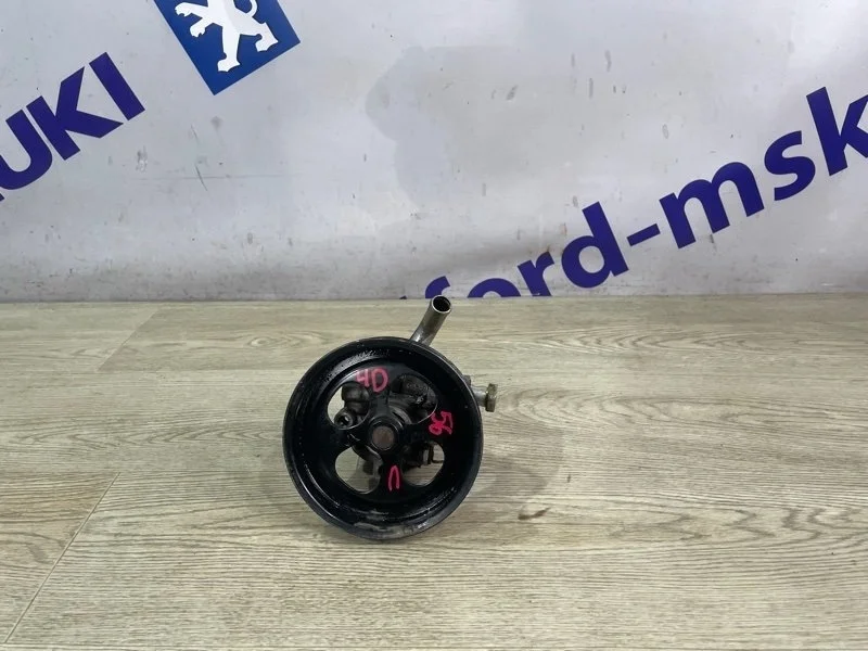 Насос гидроусилителя руля Mitsubishi L200 2009 KB4T