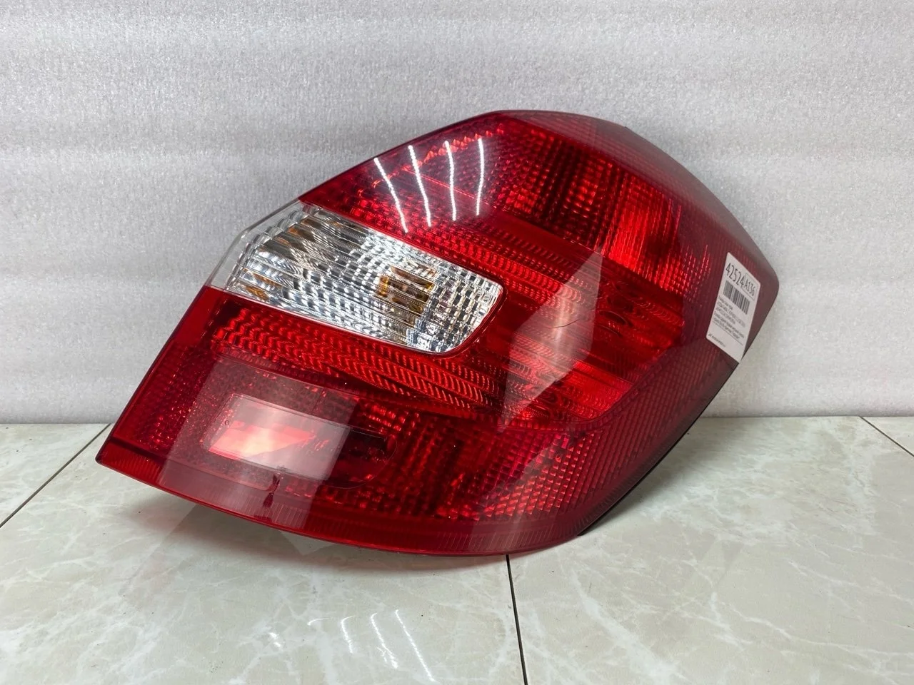 Фонарь Skoda Fabia 2 2013 5J6945112A ХЭТЧБЕК 1.2 CBZ, задний правый